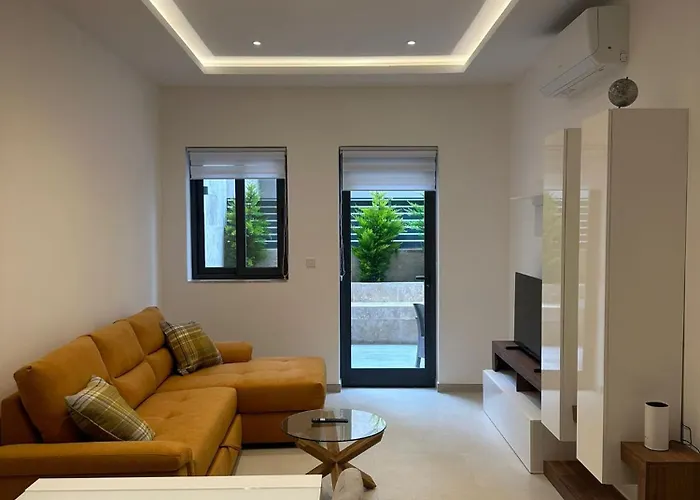 Acacia Avenue * Is-Swieqi